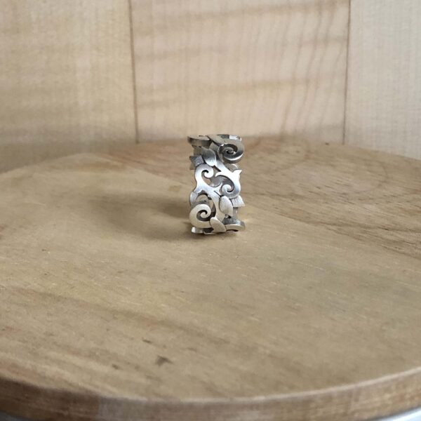 bague arabesque argent face | 26 Passage, Créatrice de bijoux à Paris bague arabesque argent face