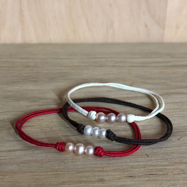 lot bracelets baby pearl rouge chocolat beige | 26 Passage, Créatrice de bijoux à Paris collection enfants lot bracelets baby pearl rouge chocolat beige