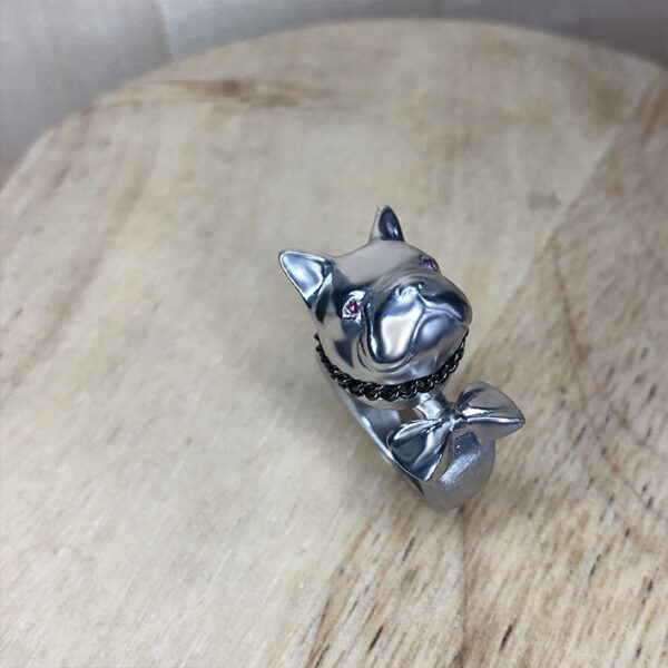 Bague bouledogue XXL en argent grenat rhodolite
