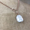 collier lasso vermeil perle baroque 2 | 26 Passage, Créatrice de bijoux à Paris collier lasso vermeil perle baroque vue pres collection les perles collection femme