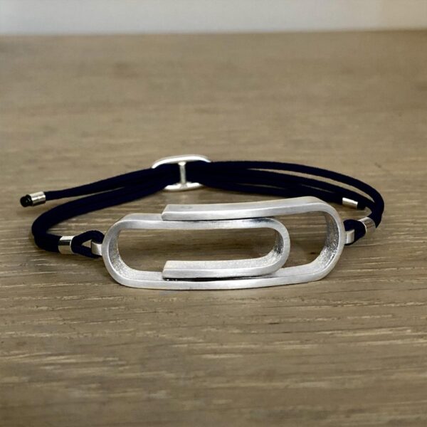 bracelet trombone argent cordon marine fermoir argent vue dessus collection femme les masculins